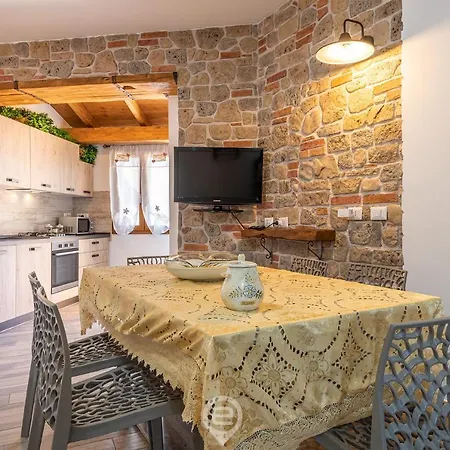 Mary's House - Wifi & Private Parking بيت للعطل
